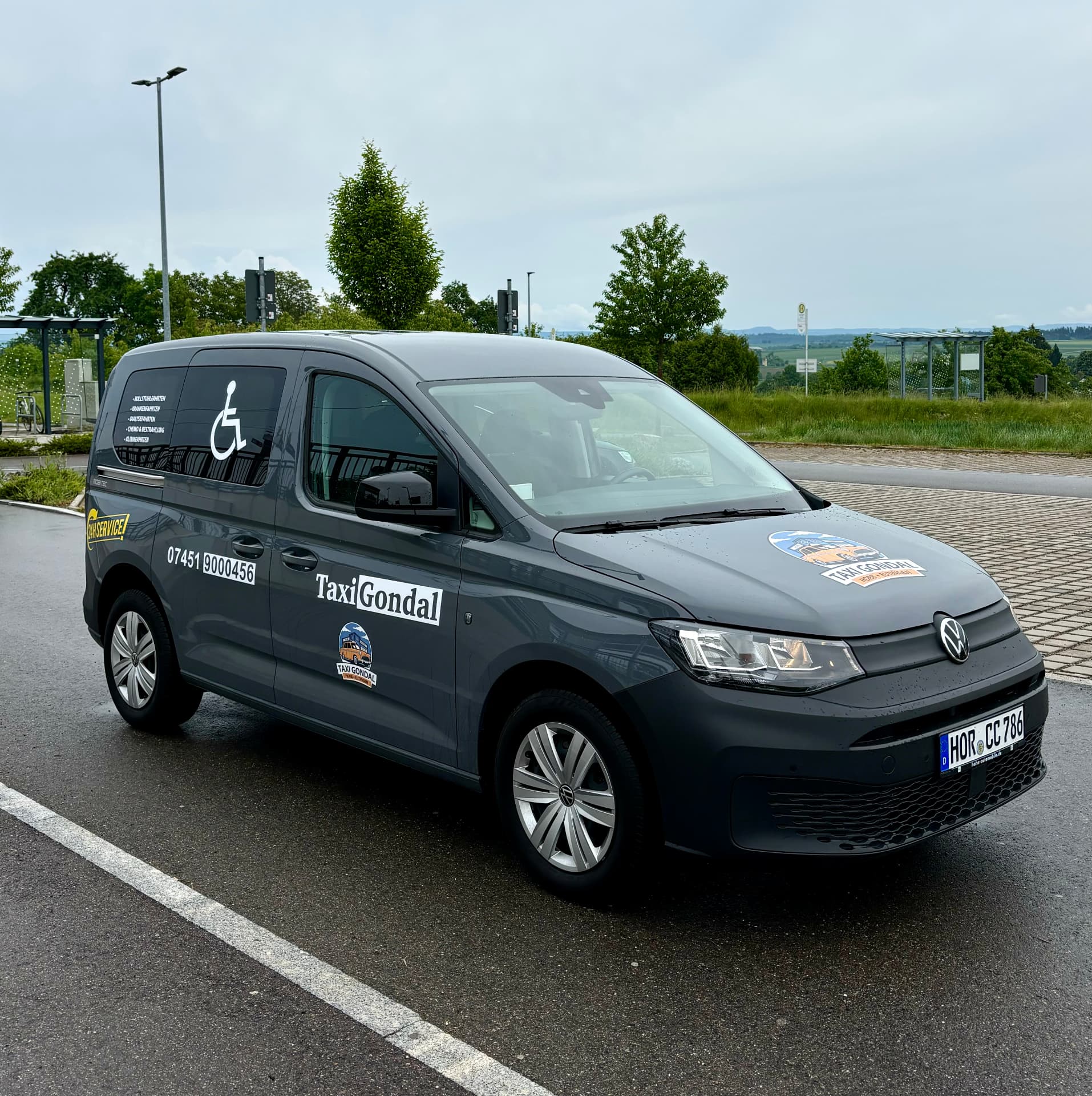 Rollstuhlgerechtes Fahrzeug – Bild 1 von 3